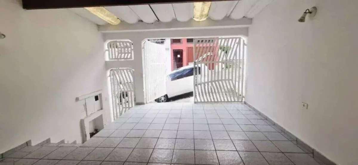  - Casa GRANDE, 153m², Térrea com 03 quartos, 01 Vaga de Garagem Coberta, para locação no Jardim Ipê 4, São Bernardo do Campo - SP